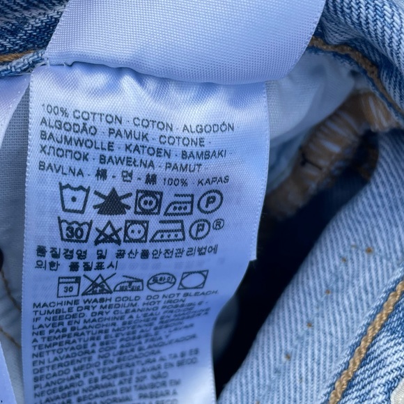 Levi’s 501 Taper Light Wash Distressed Zip Ankle Jeans Women’s size 26 - Picture 12 of 12